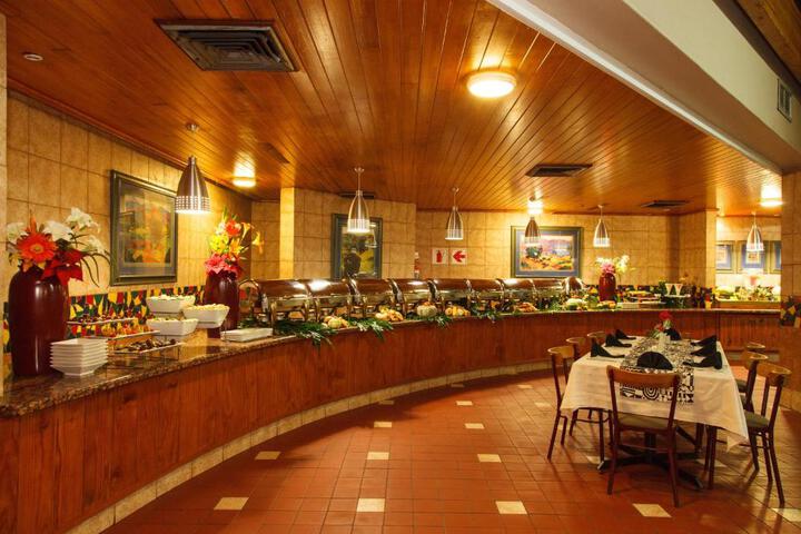 Dining 9 of 23
