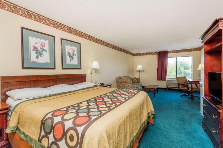 1 King Bed (6 of 12)