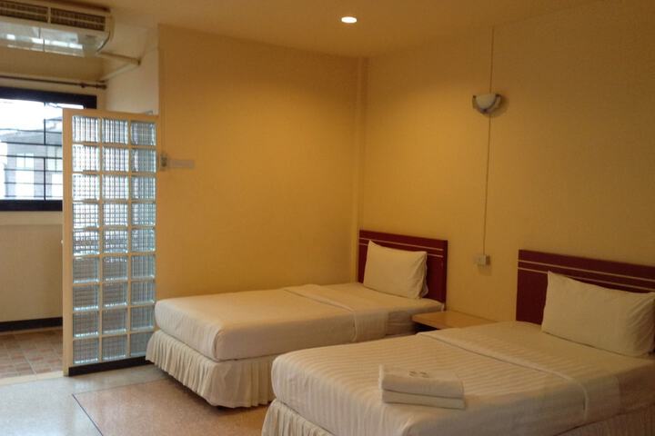 Room 25 of 62