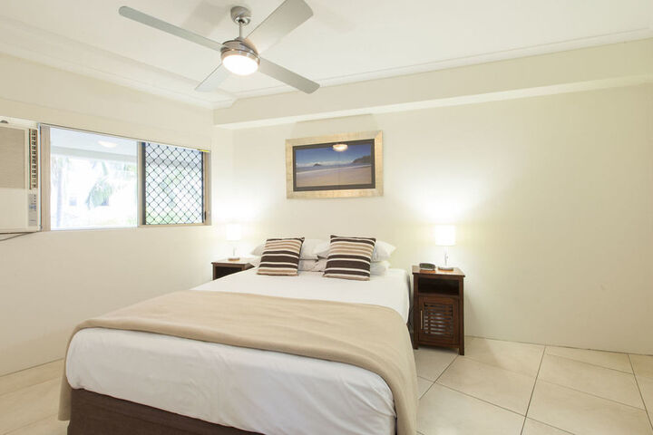 Room 2 of 8