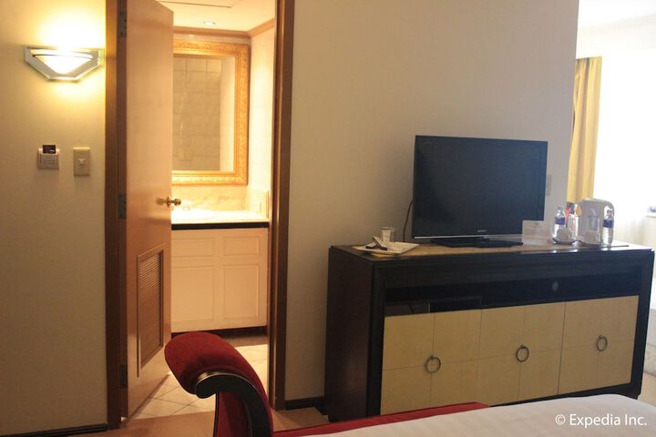 Room 33 of 77
