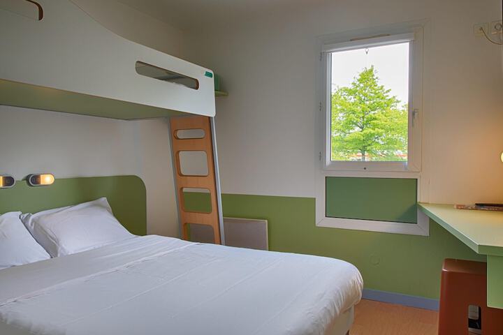 Room 4 of 22