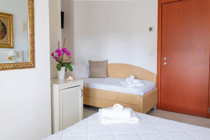 Room 11 of 31