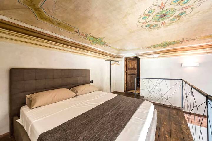 Room 2 of 56
