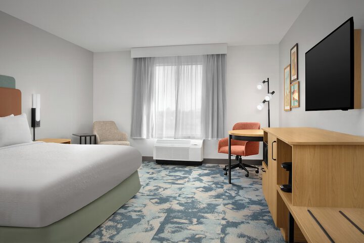 Room 5 of 77