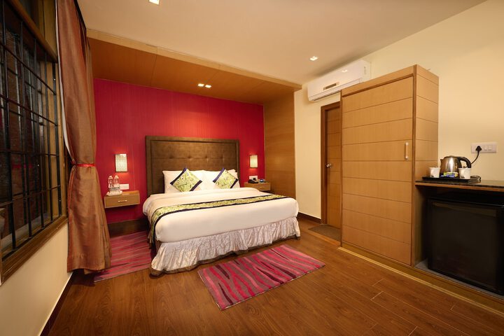Room 15 of 36