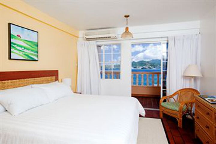 Room 8 of 18