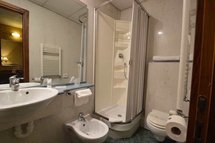 Room 48 of 72