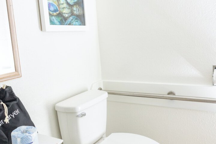 Room 83 of 135