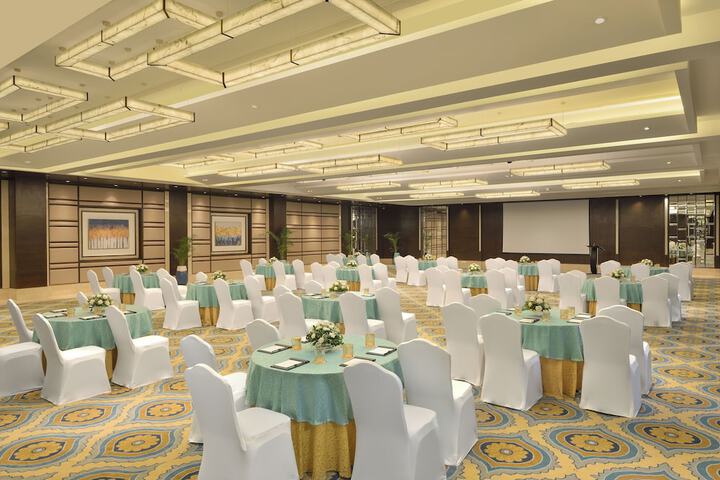 Ballroom/Hall 30 of 38