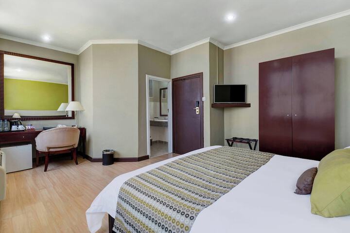 Room 25 of 68