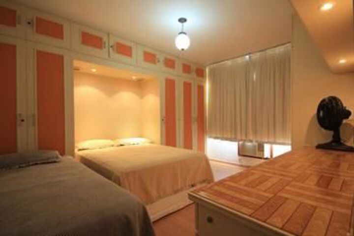 Room 16 of 34