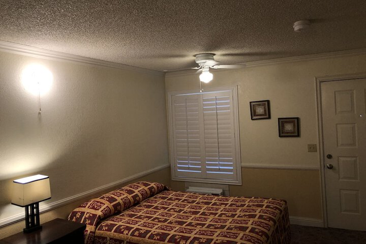 Classic Queen Bed (13 of 38)