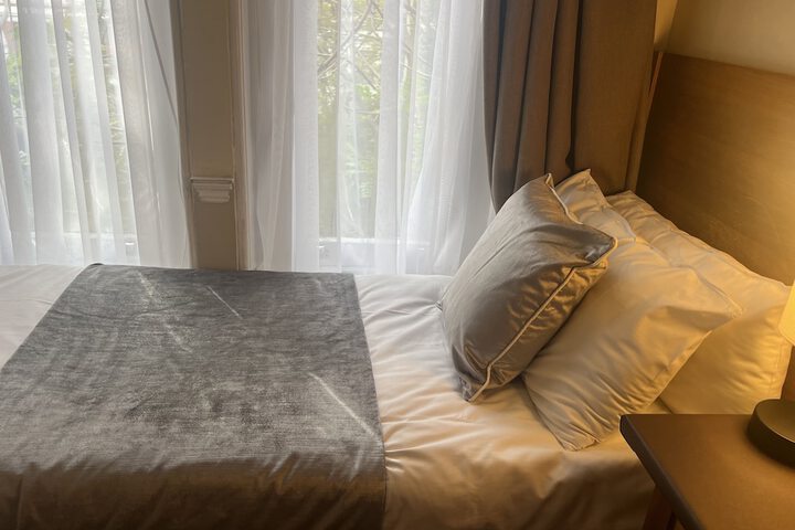 Room 16 of 43