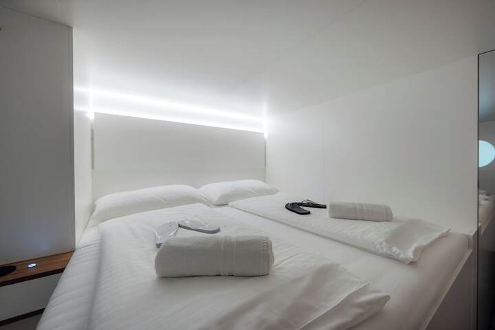 Room 15 of 25