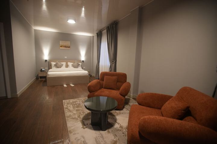 Room 13 of 25