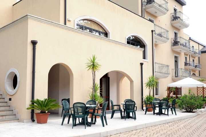 Hotel 34 of 40