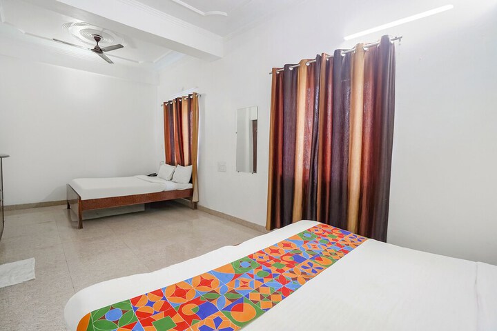 Room 16 of 28