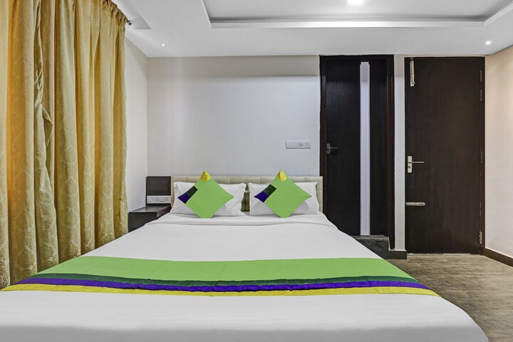 Room 16 of 31