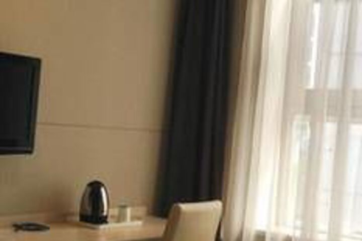 Room 15 of 22