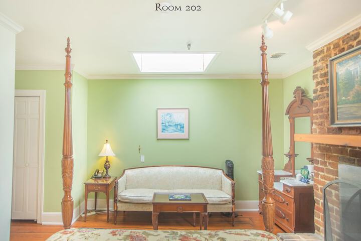 Room 27 of 170