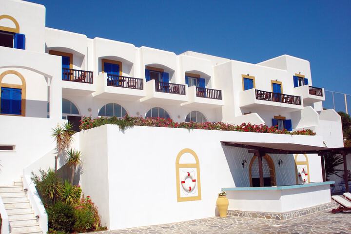 Hotel with Pool