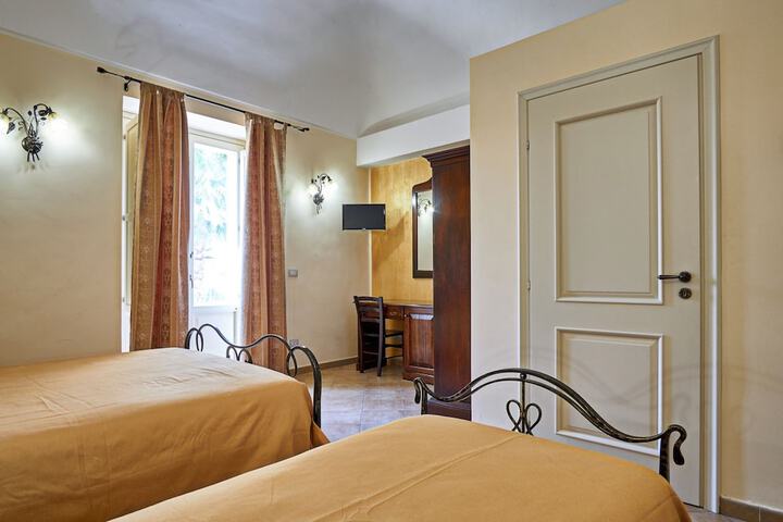 Room 15 of 91