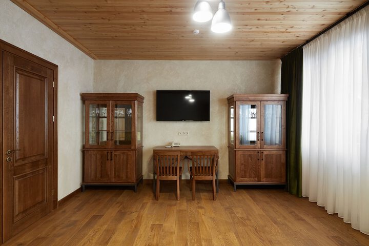 Room 28 of 89