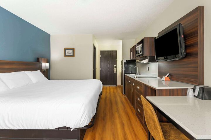 Room 7 of 28