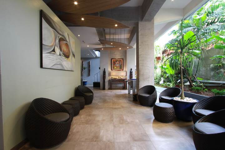 Hotel Interior 8 of 147