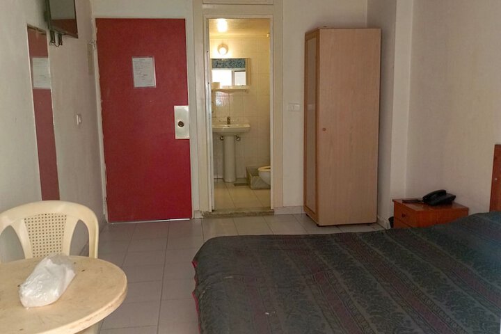 Room 19 of 30