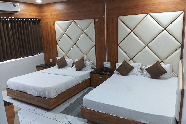 Room 6 of 14