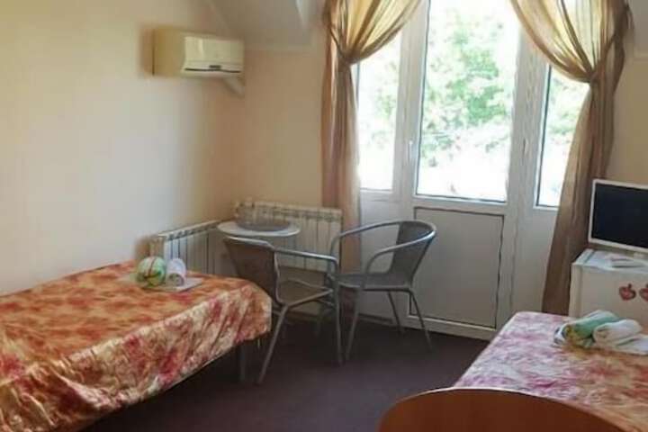 Room 13 of 26