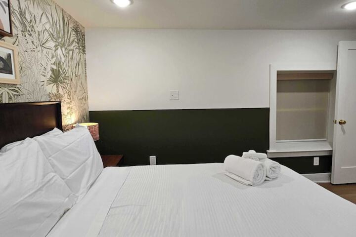 Room 3 of 72