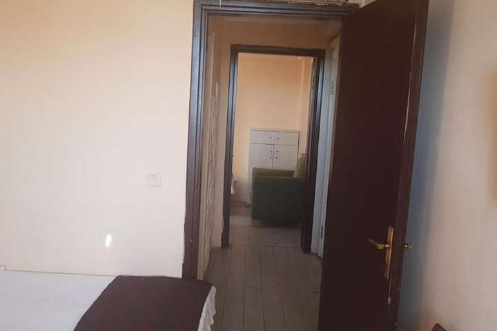 Room 6 of 31