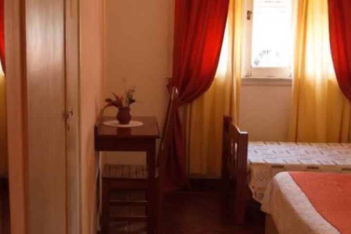 Room 2 of 42