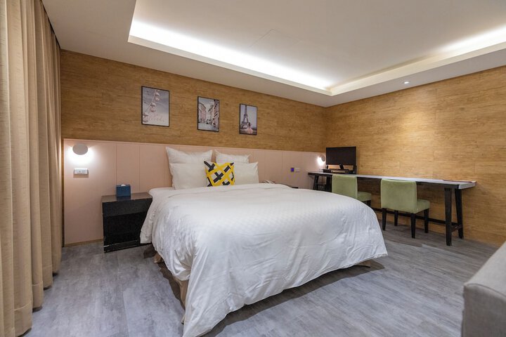 Room 34 of 118