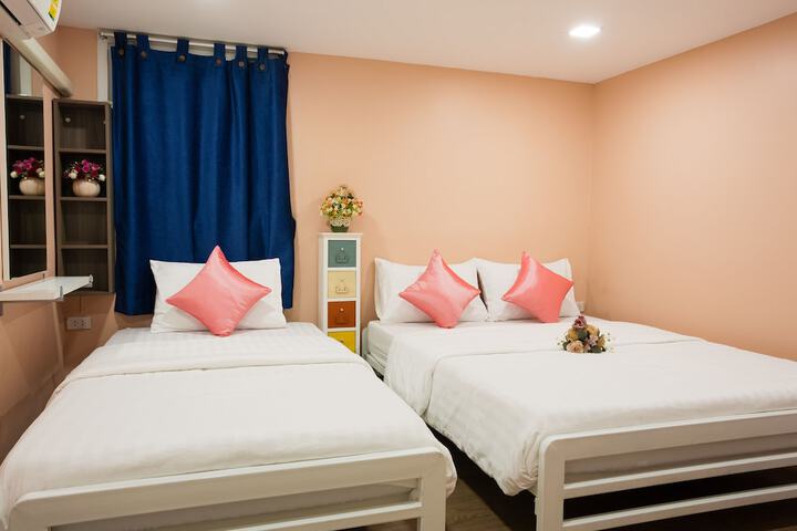 Room 10 of 25
