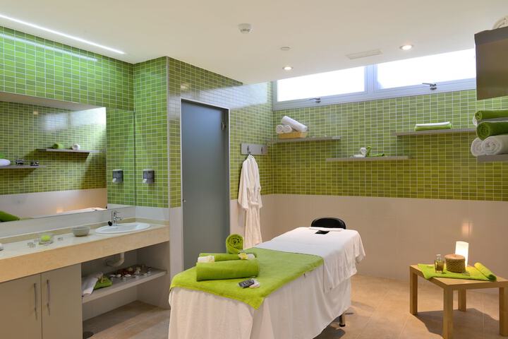 Spa 41 of 83