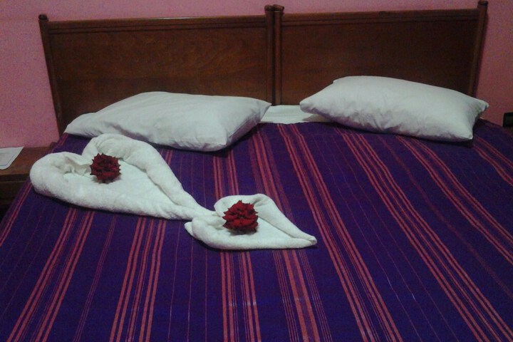 Room 4 of 8