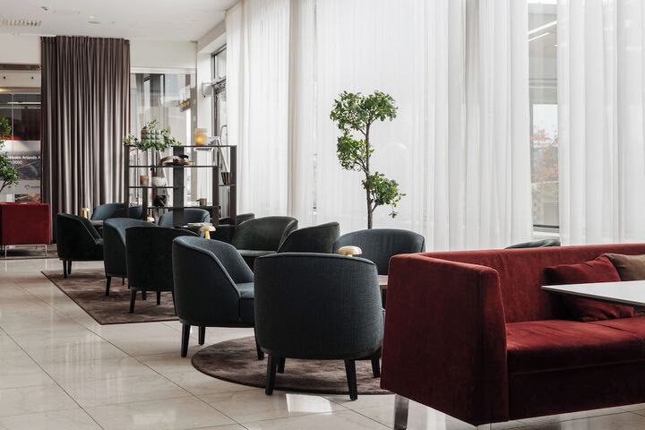 Hotel Lobby