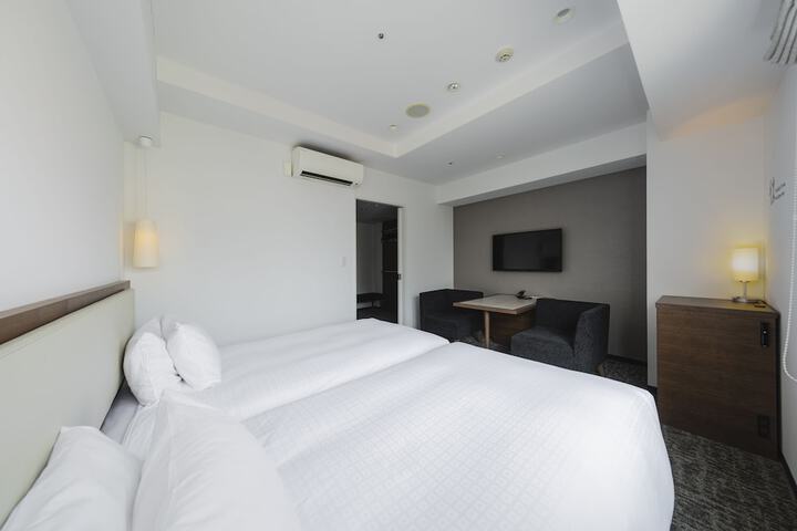 Room 20 of 48