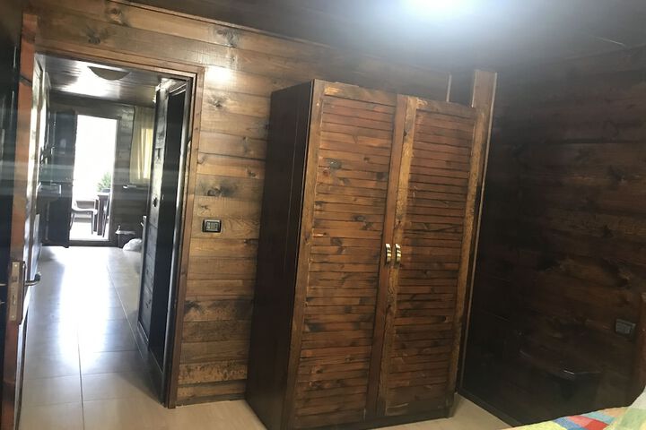Room 6 of 19