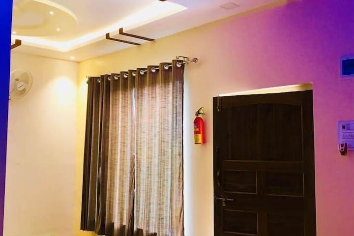 Room 10 of 36