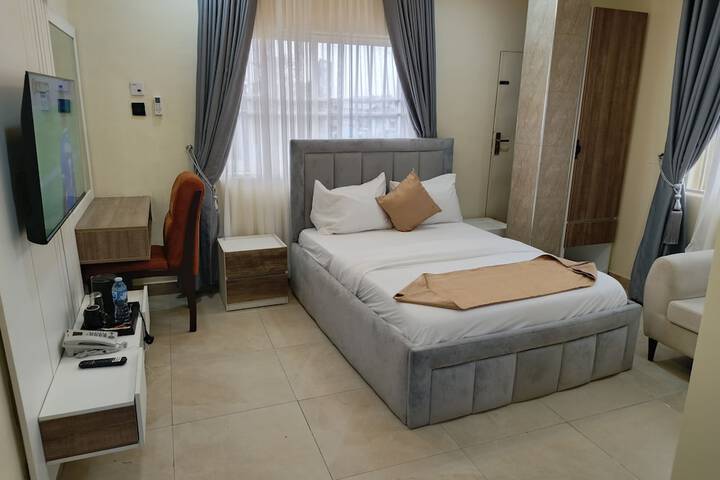 Room 17 of 77
