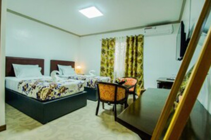 Room 21 of 25