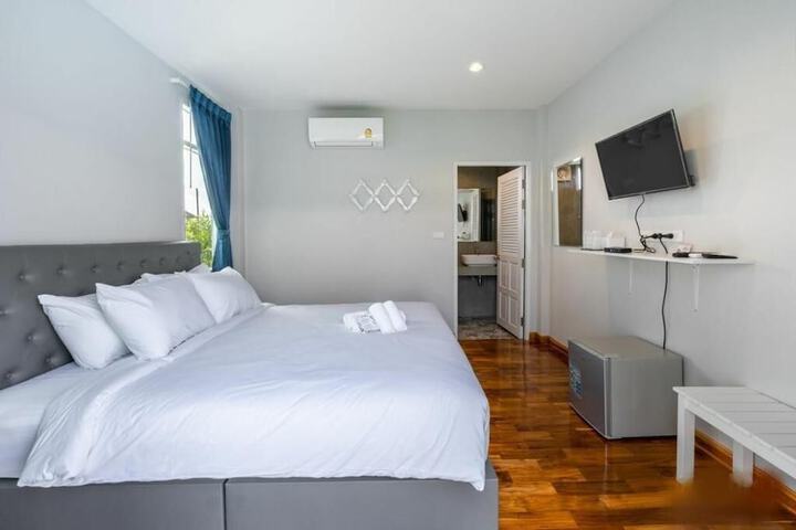 Room 7 of 38