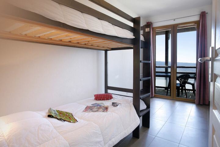 Room 5 of 25