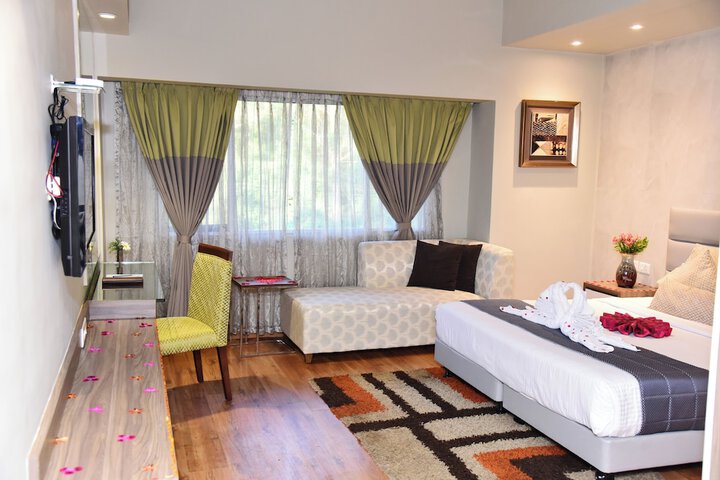 Room 12 of 53