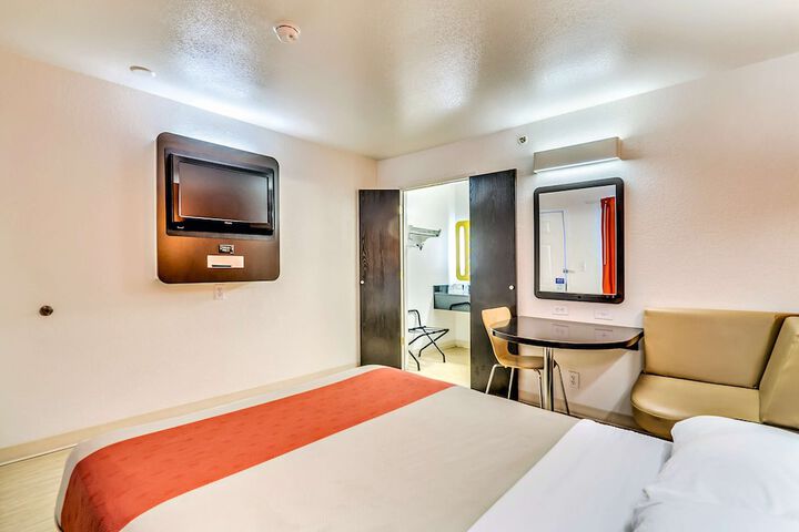 1 Queen Bed ADA Accessible Roll in Shower (4 of 5)